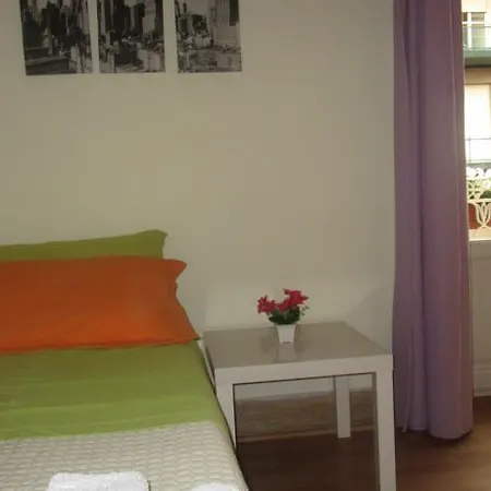 לינה וארוחת בוקר A To Casa 2*