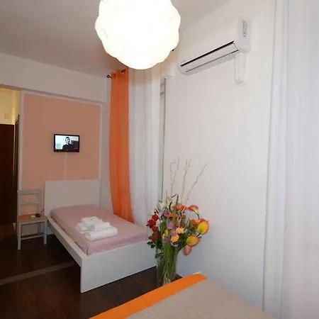 A To Casa Bed & Breakfast 2*