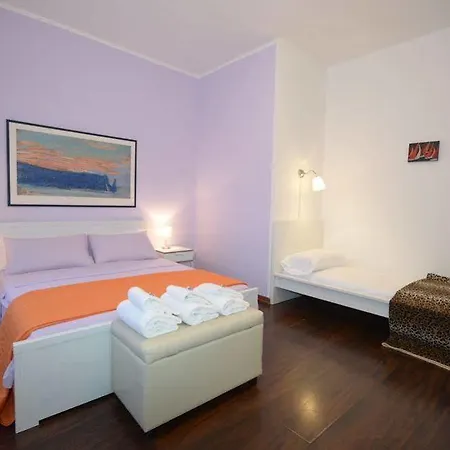 A To Casa לינה וארוחת בוקר 2*